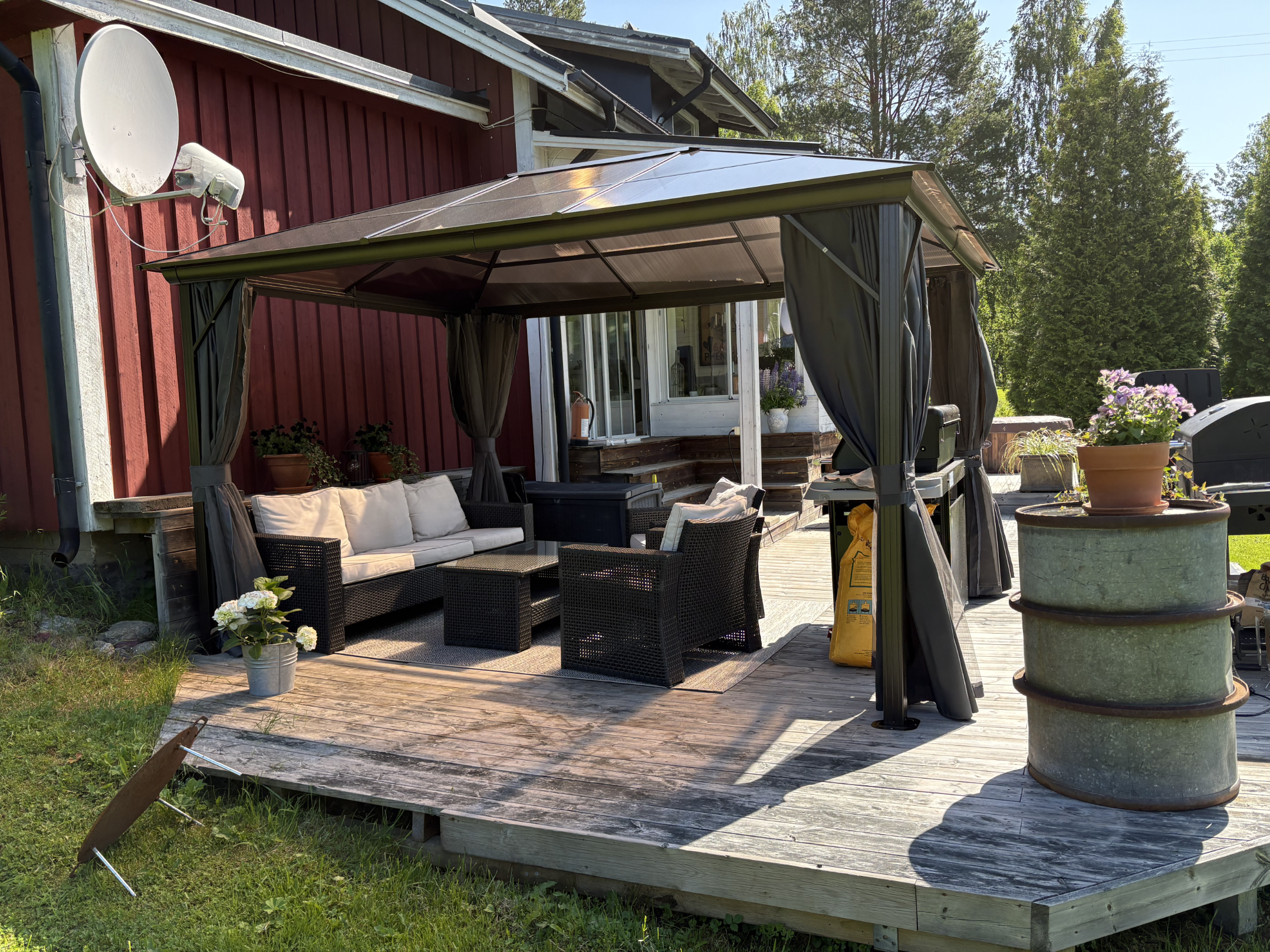 Paviljong premium 4 × 3 m | Tak i kanalplast | Inkl. vegger og myggnett Paviljong premium 4 × 3 m | Tak i kanalplast | Inkl. vegger og myggnett