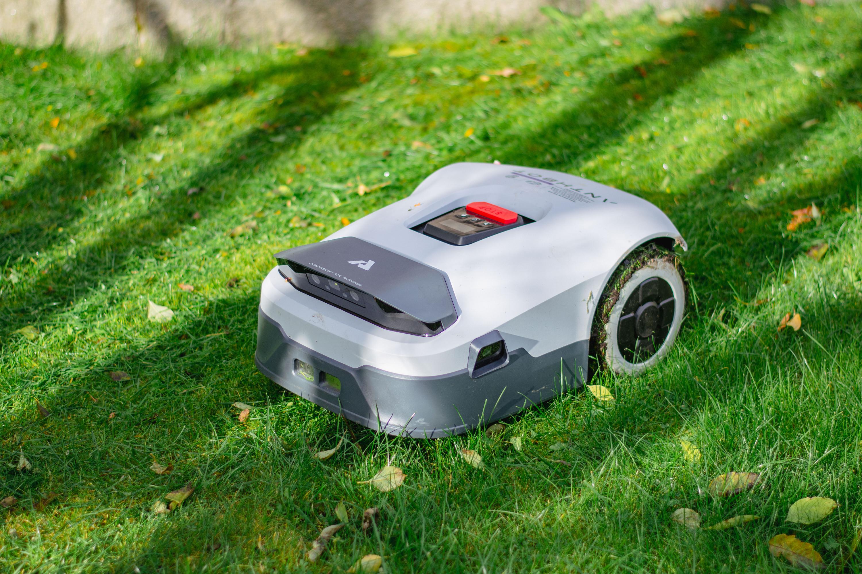 Robotgressklipper uten kantledning 3600 m� | Full-Band RTK + 4 AI-kameraer | ANTHBOT Genie 3000