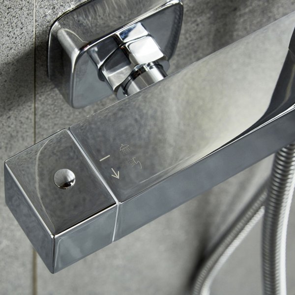 Takdusjsett i krom | 20 x 20 cm takdusj og h�nddusj, Cindy