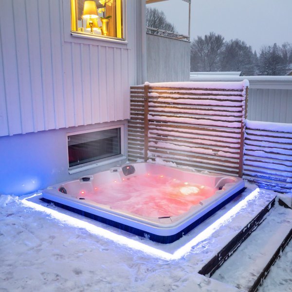 Poseidon massasjebad � 5�6 personer | Lucite� & Gecko� | 2026