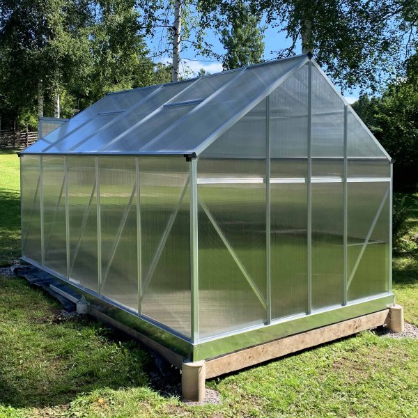 Drivhus 8,9m² | Høy dyrkingshøyde | 6 mm kanalplast Drivhus 8,9m² | Høy dyrkingshøyde | 6 mm kanalplast