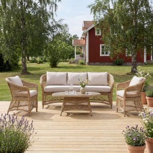 Loungegruppe i naturfarget konstrotting | 4-delt med sofa, lenestoler og bord | �ngs�