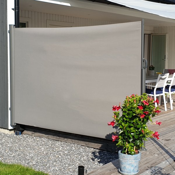 Høy sidemarkise 1,8x3m | Sol-, vind- og innsynsbeskyttelse | Metalcraft Høy sidemarkise 1,8x3m | Sol-, vind- og innsynsbeskyttelse | Metalcraft