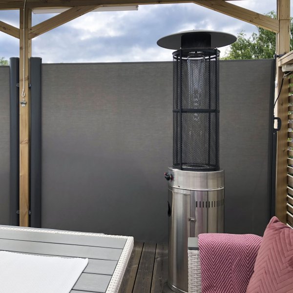 Høy sidemarkise 1,8x3m | Sol-, vind- og innsynsbeskyttelse | Metalcraft Høy sidemarkise 1,8x3m | Sol-, vind- og innsynsbeskyttelse | Metalcraft