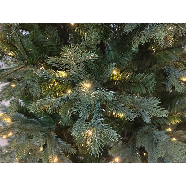 Kunstig juletre med LED-belysning | 210 cm | 650 LED-lys
