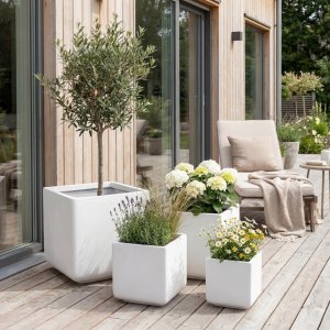 Fiberarmerte utepotter - Kubeformet - Hvit
