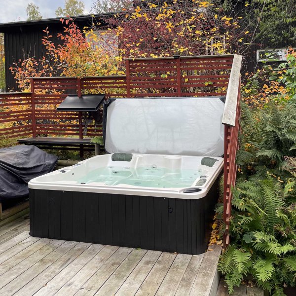 Spabad Karma WiFi - 5 personer | LED-stråler | Lyfco Spabad Karma WiFi - 5 personer | LED-stråler | Lyfco