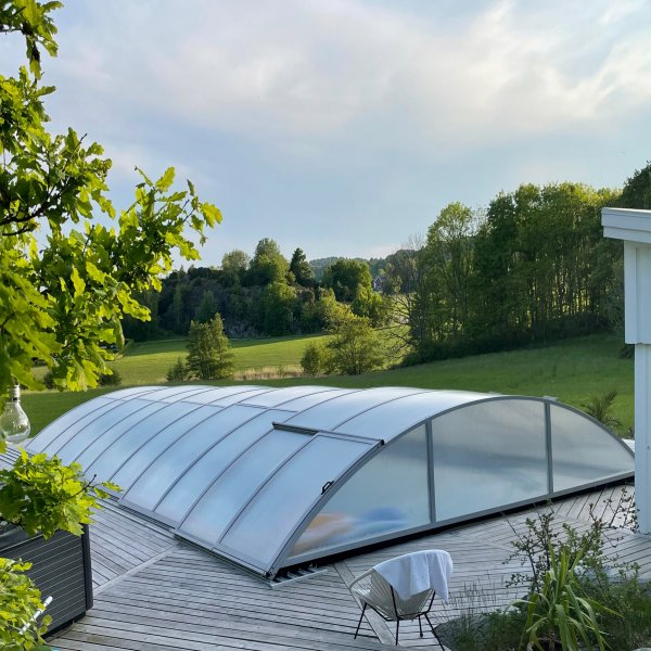 Bassengtak 5x10m med sideåpning - Aluminium Bassengtak 5x10m med sideåpning - Aluminium