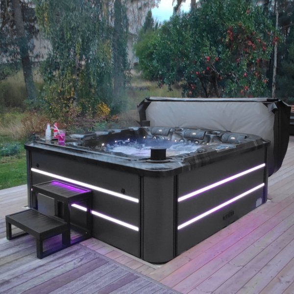 Spabad - Vivid Dreams WiFi - 5-6 personer | Svart utgave | Lyfco