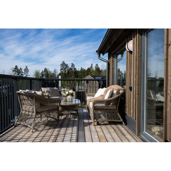 Loungegruppe i naturfarget konstrotting | 4-delt med sofa, lenestoler og bord | Ängsö Loungegruppe i naturfarget konstrotting | 4-delt med sofa, lenestoler og bord | Ängsö