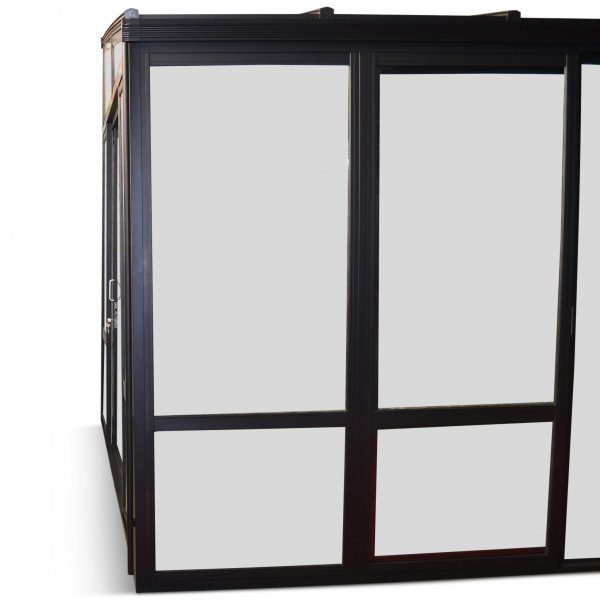 Uterom 14,8 m� | Sikkerhetsglass, kanalplast, aluminiumramme, svart