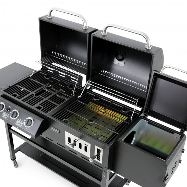 Kombinert kull- og gassgrill med r�yk