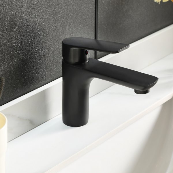 Baderomspakke | Slitesterk sintret stein | LED speil | Cirrus hvit