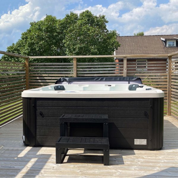 Poseidon massasjebad � 5�6 personer | Lucite� & Gecko� | 2026