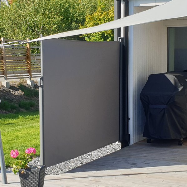 Høy sidemarkise 1,8x3m | Sol-, vind- og innsynsbeskyttelse | Metalcraft Høy sidemarkise 1,8x3m | Sol-, vind- og innsynsbeskyttelse | Metalcraft